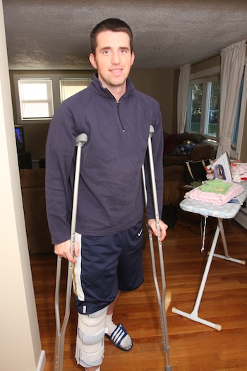Dougoncrutches_2009-09-26-.jpg